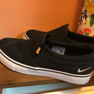 Nike slip on